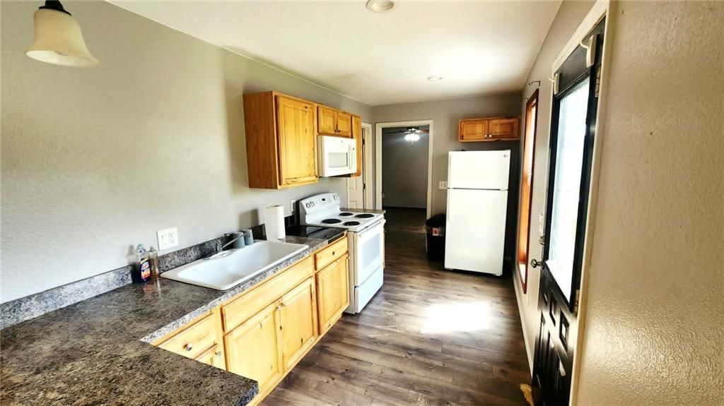 300 E McKay Street — photo 61