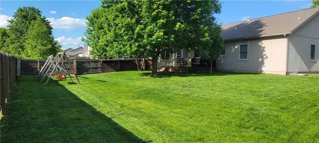 18432 Oak Street — photo 8