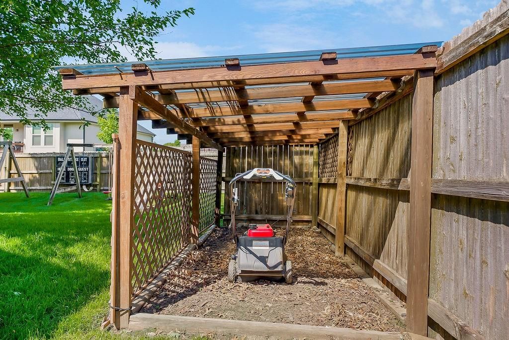 18432 Oak Street — photo 11