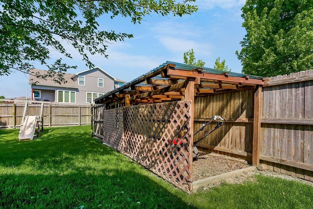 18432 Oak Street — photo 12