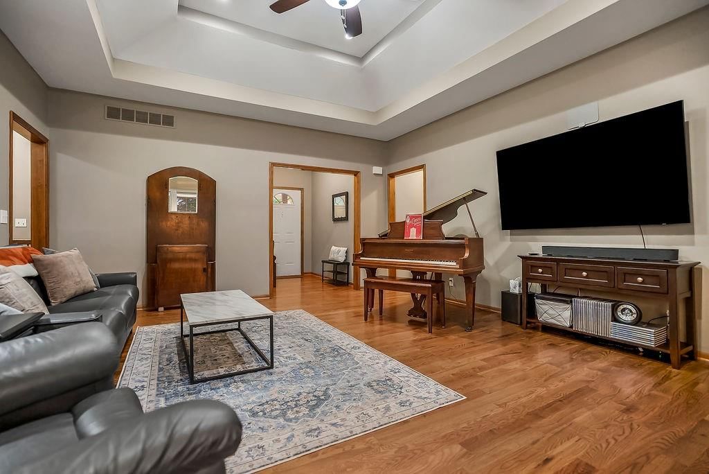 18432 Oak Street — photo 16