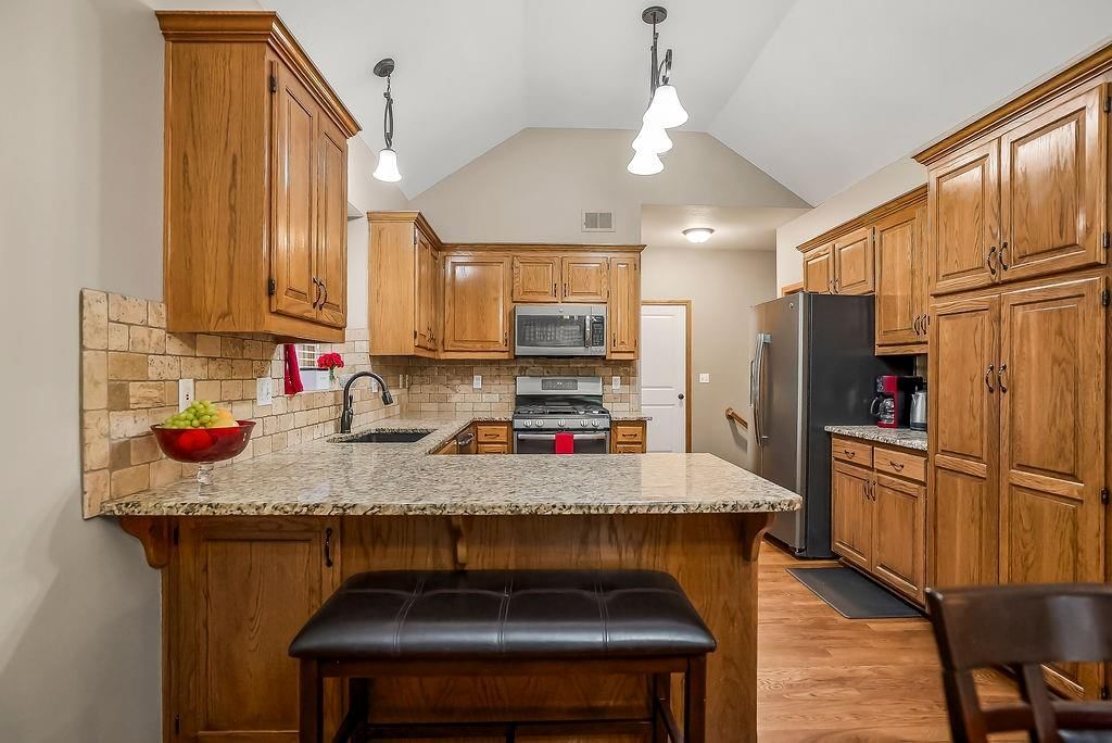 18432 Oak Street — photo 18