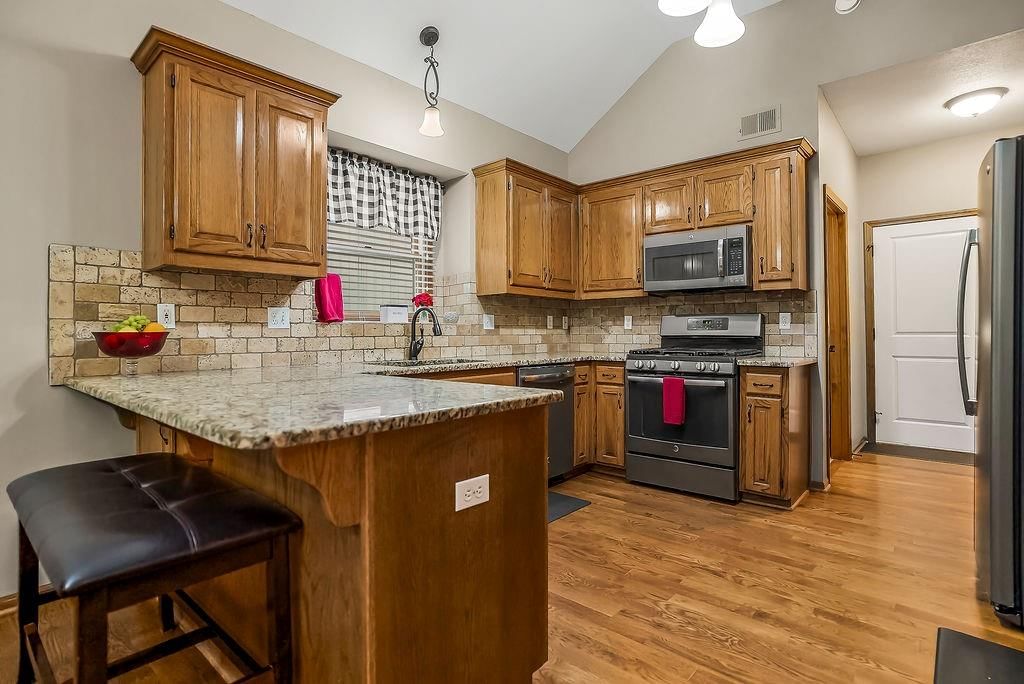 18432 Oak Street — photo 19