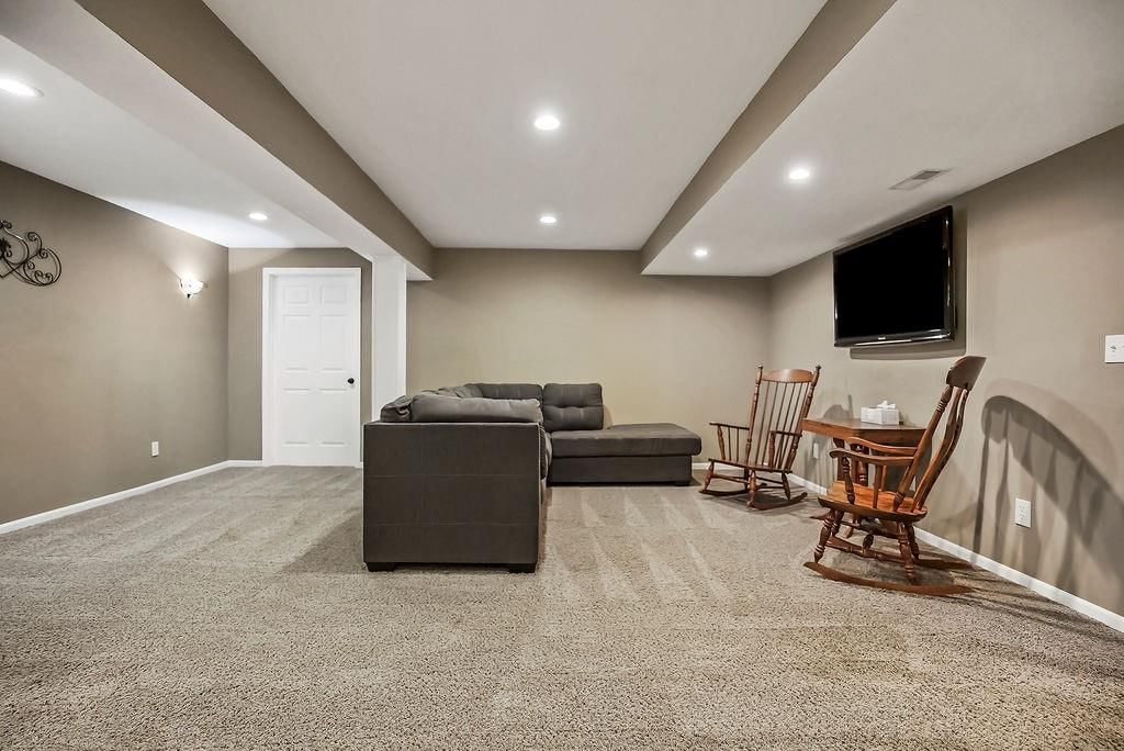 18432 Oak Street — photo 32