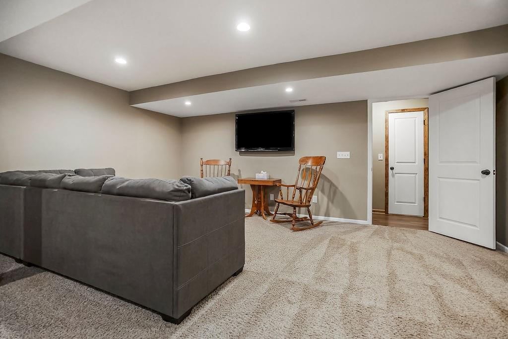18432 Oak Street — photo 33