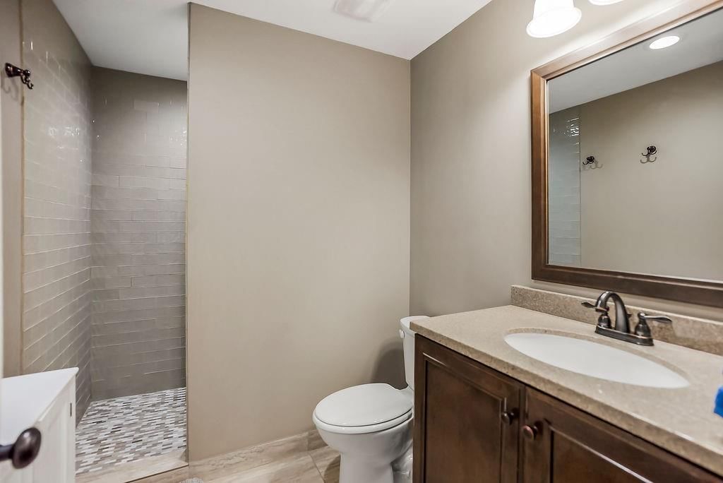 18432 Oak Street — photo 34