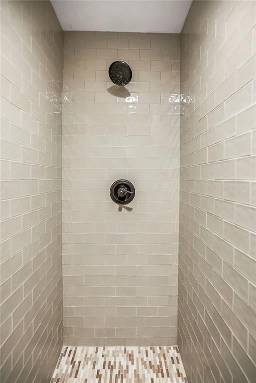 18432 Oak Street — photo 35