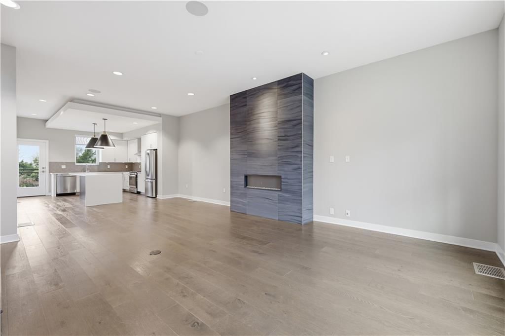 1720 Madison Avenue — photo 9