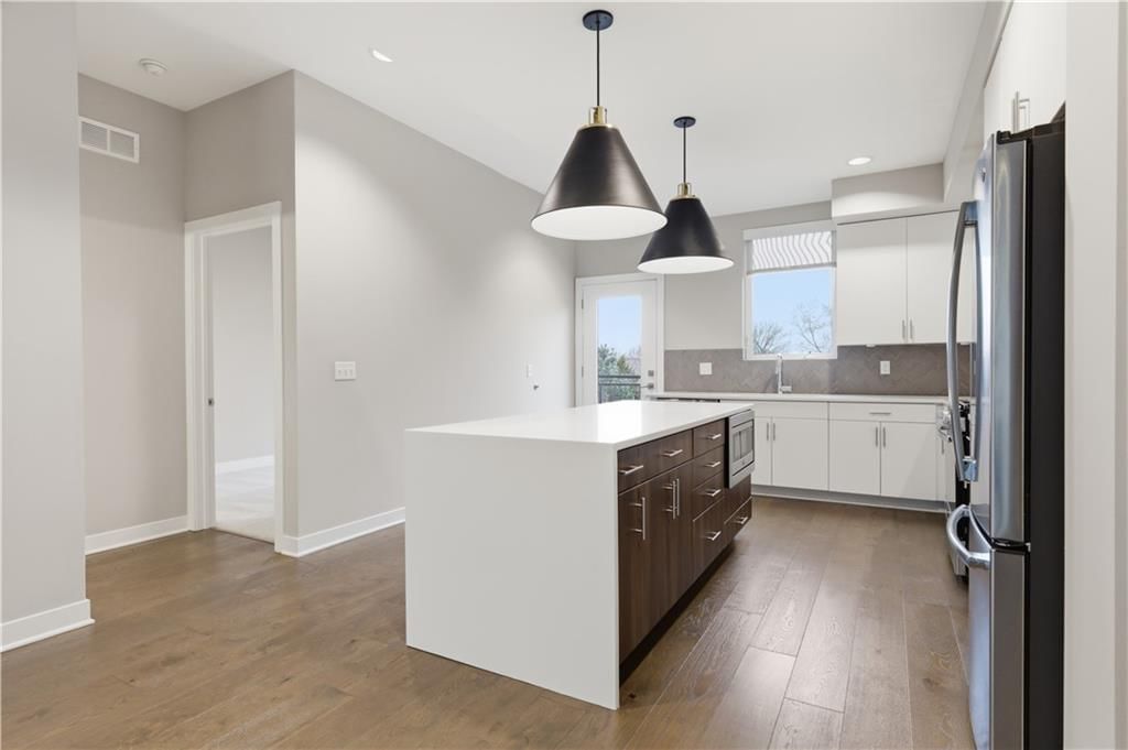 1720 Madison Avenue — photo 12