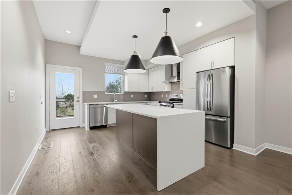 1720 Madison Avenue — photo 14