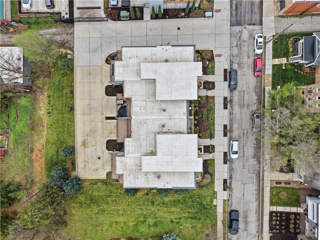 1720 Madison Avenue — photo 45