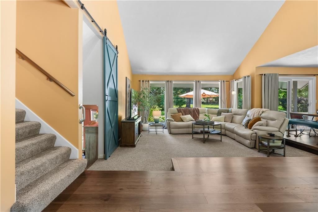 16001 RUSSELL Road — photo 11