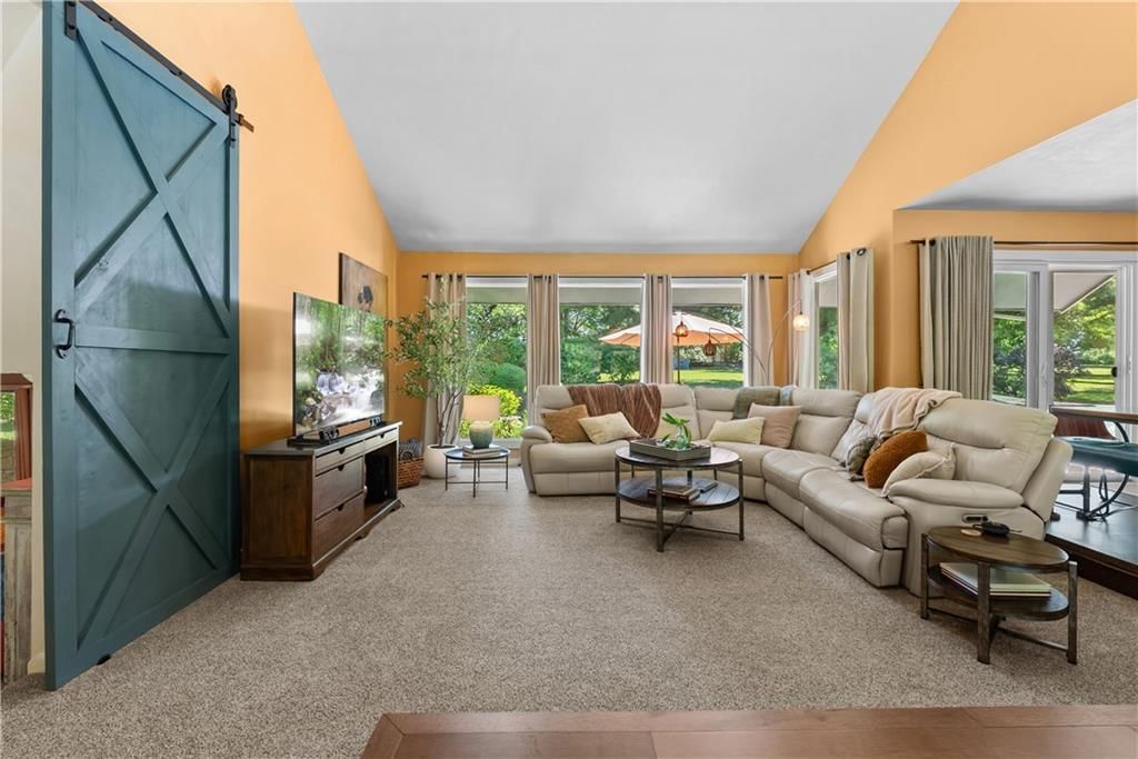 16001 RUSSELL Road — photo 14