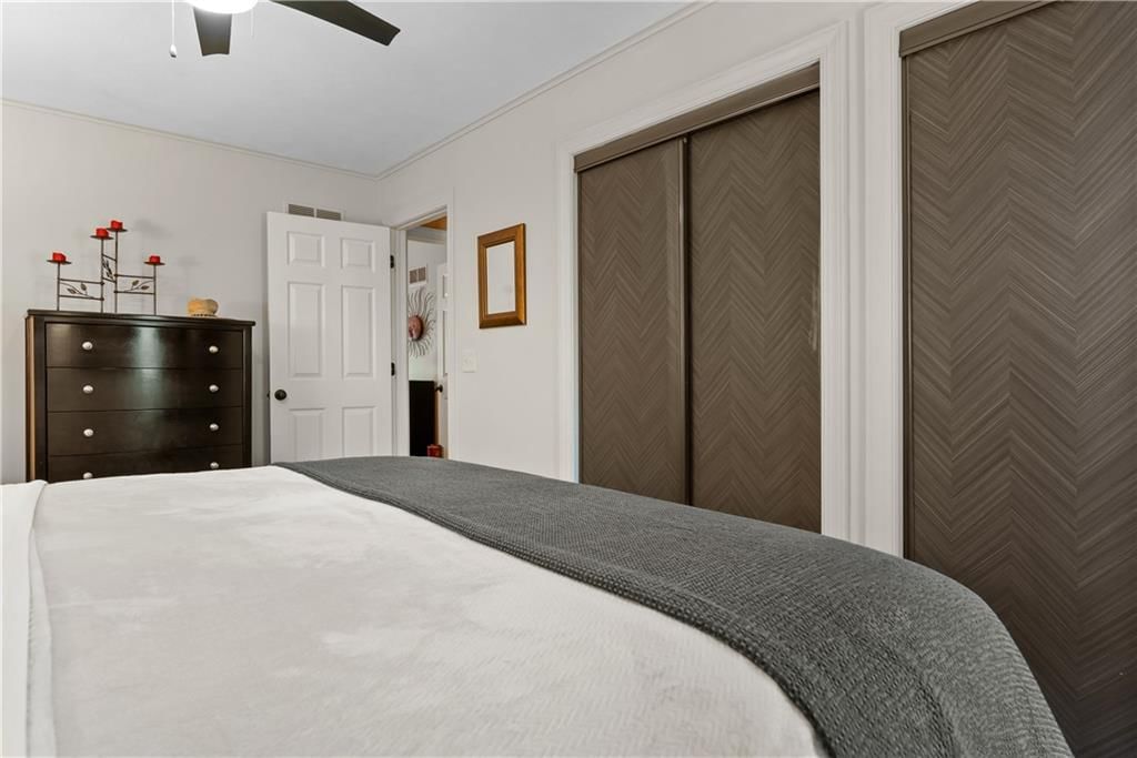 16001 RUSSELL Road — photo 34