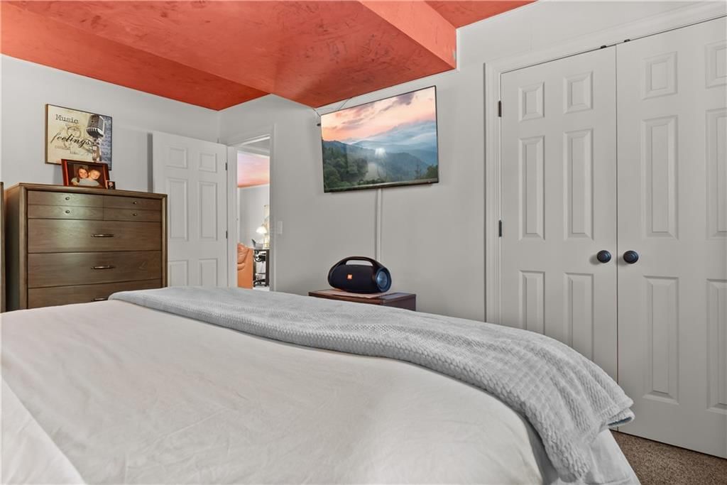 16001 RUSSELL Road — photo 42