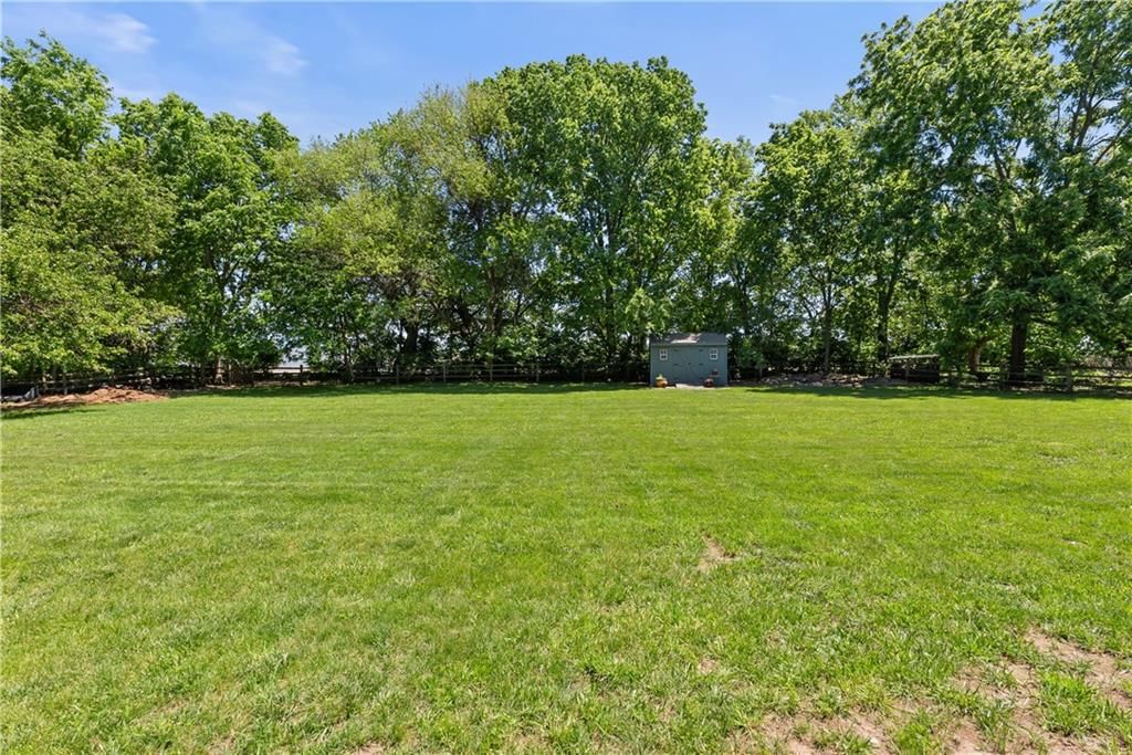 16001 RUSSELL Road — photo 56