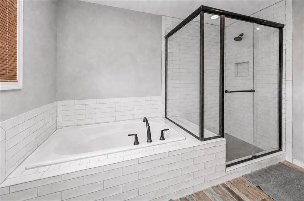 1334 N 161st Terrace — photo 25