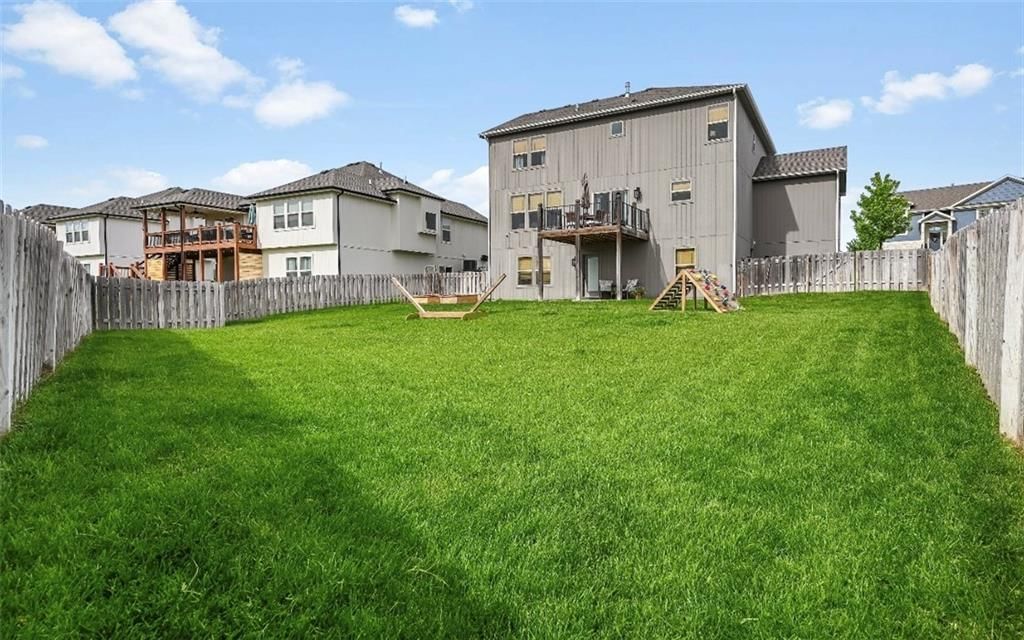 1334 N 161st Terrace — photo 42