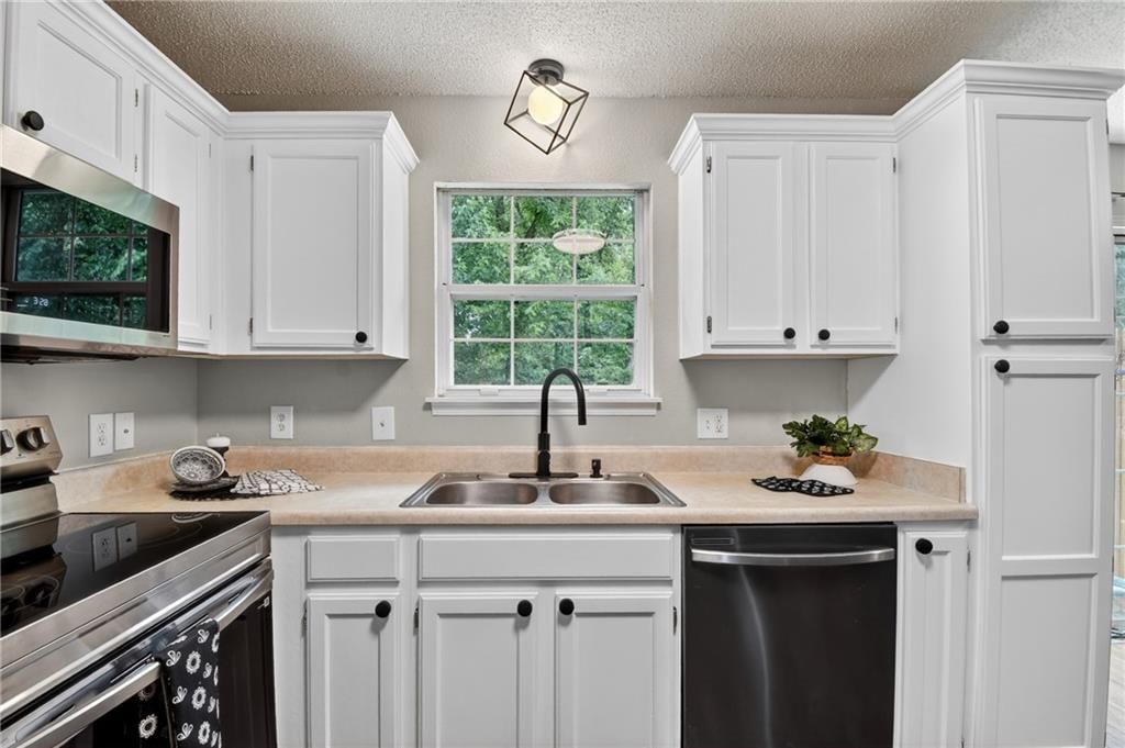 5615 NW Plantation Drive — photo 15