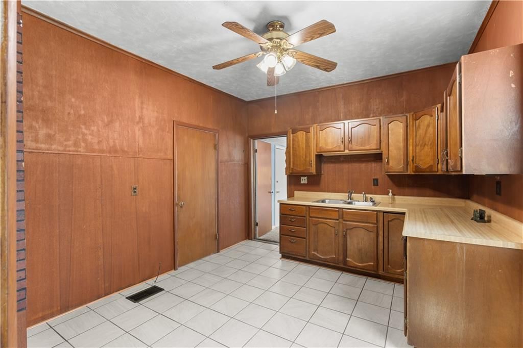 1807 Kensington Avenue — photo 6