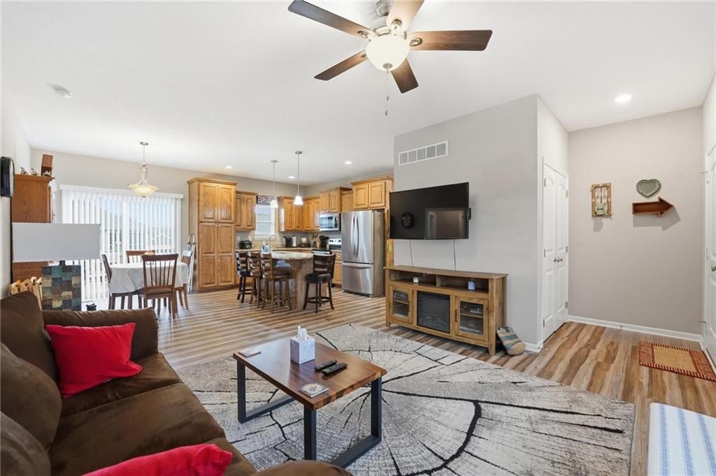 941 N Cottonwood Court — photo 3