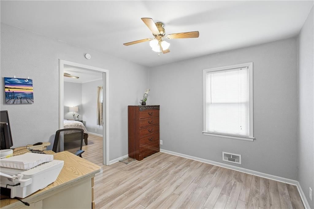 5725 Oxford Avenue — photo 17