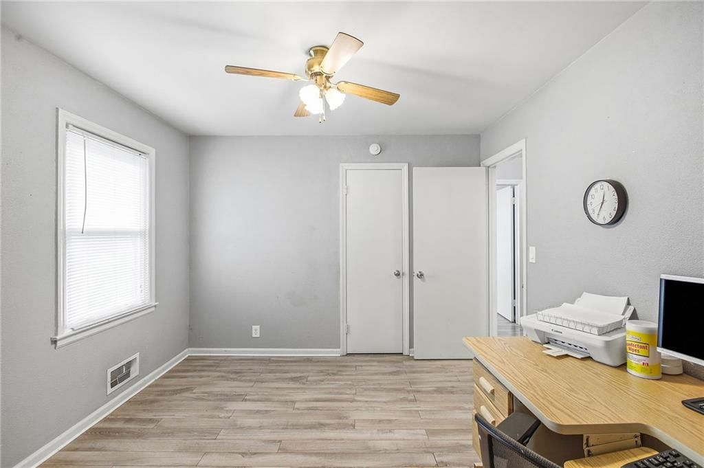 5725 Oxford Avenue — photo 18