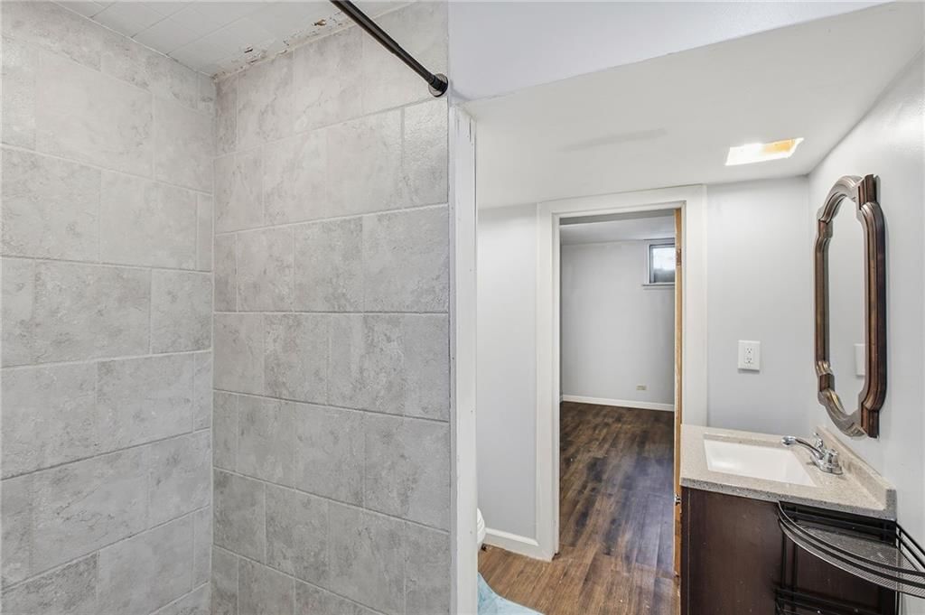 5725 Oxford Avenue — photo 34