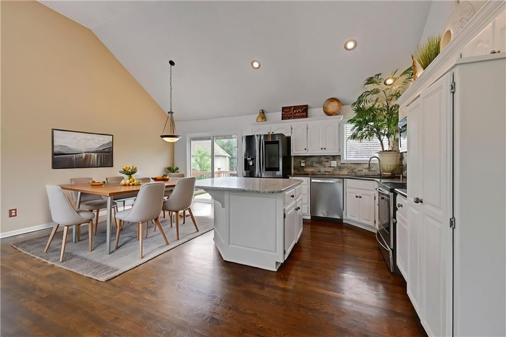 6319 NORESTON Street — photo 9