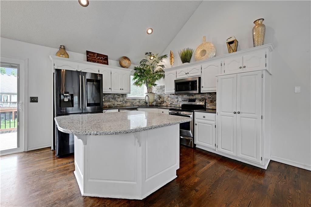 6319 NORESTON Street — photo 10