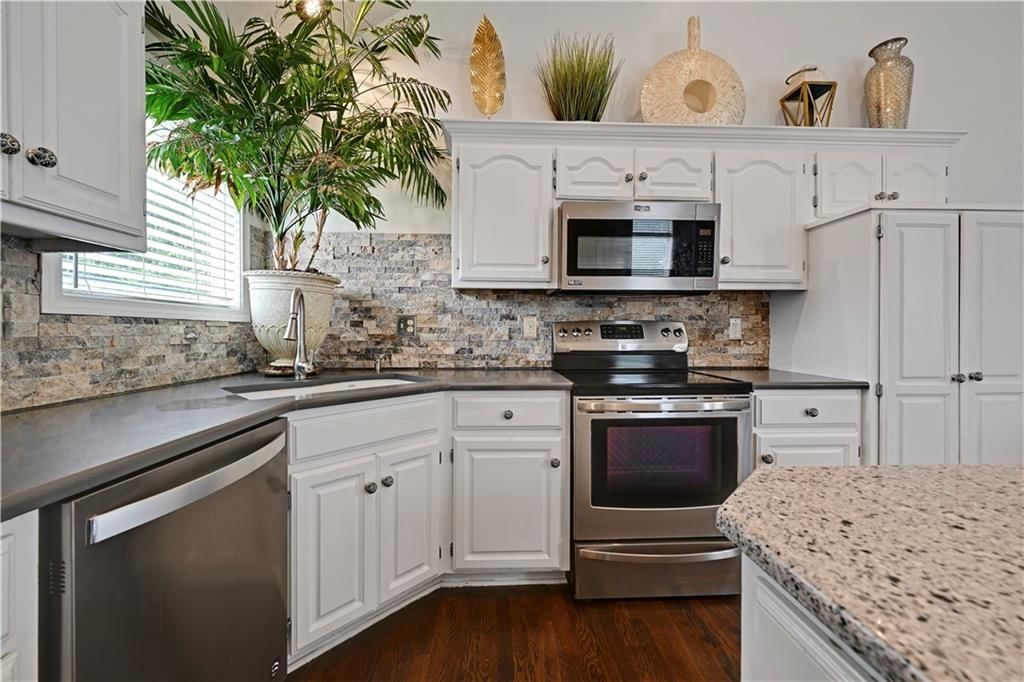 6319 NORESTON Street — photo 11
