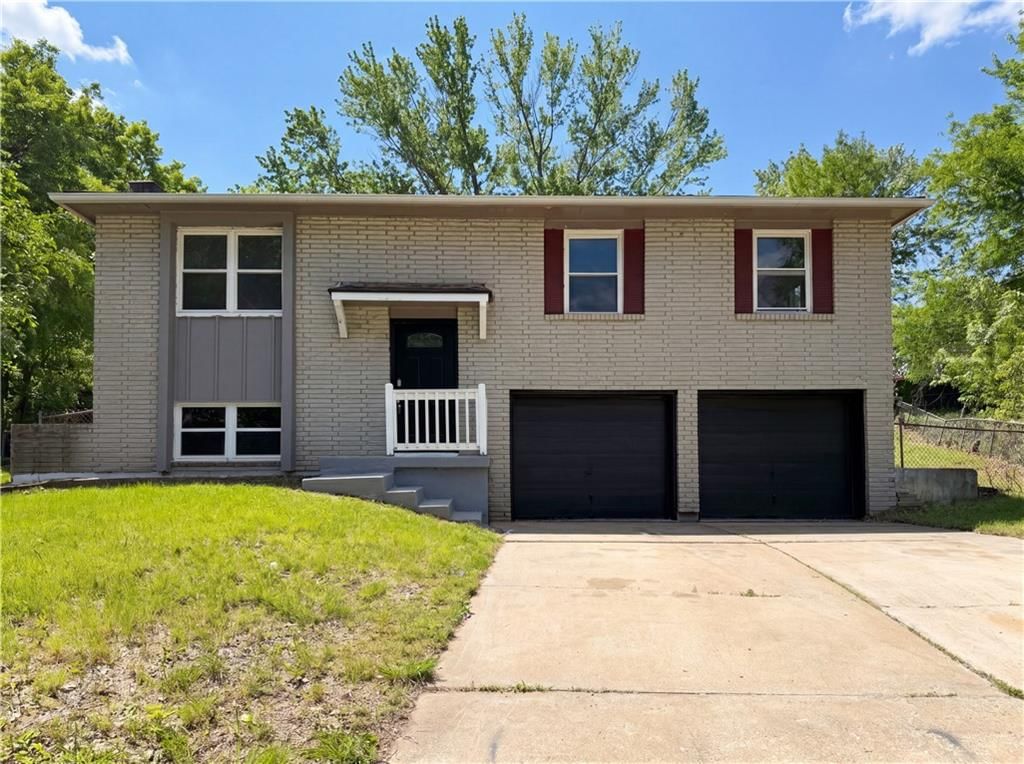 16517 E 35th Street Court — photo 1