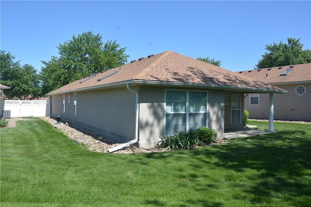 901 NW North Ridge Court — photo 6