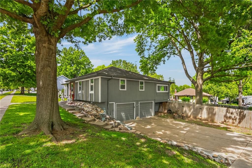 1524 Oxford Court — photo 3
