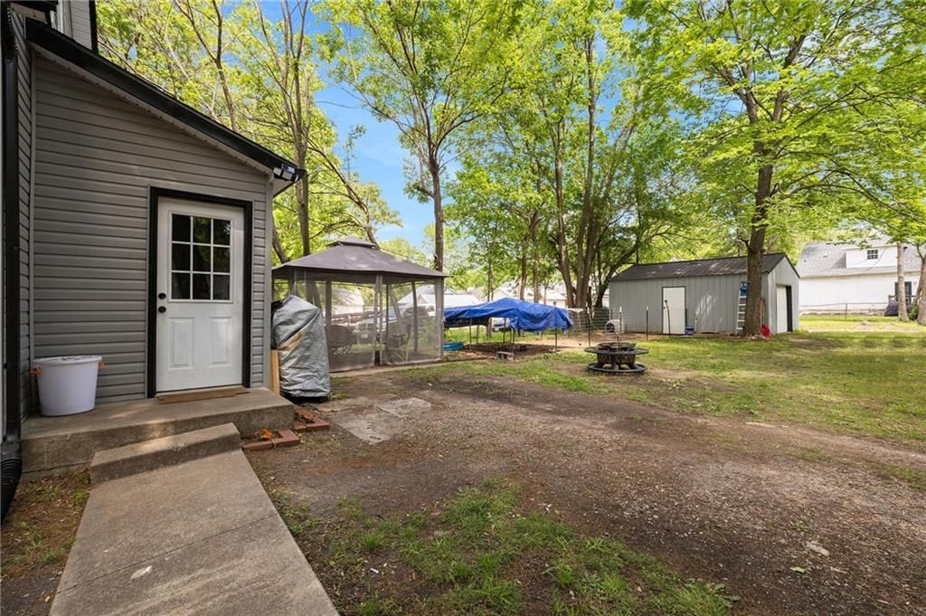 1423 S Moniteau Avenue — photo 32