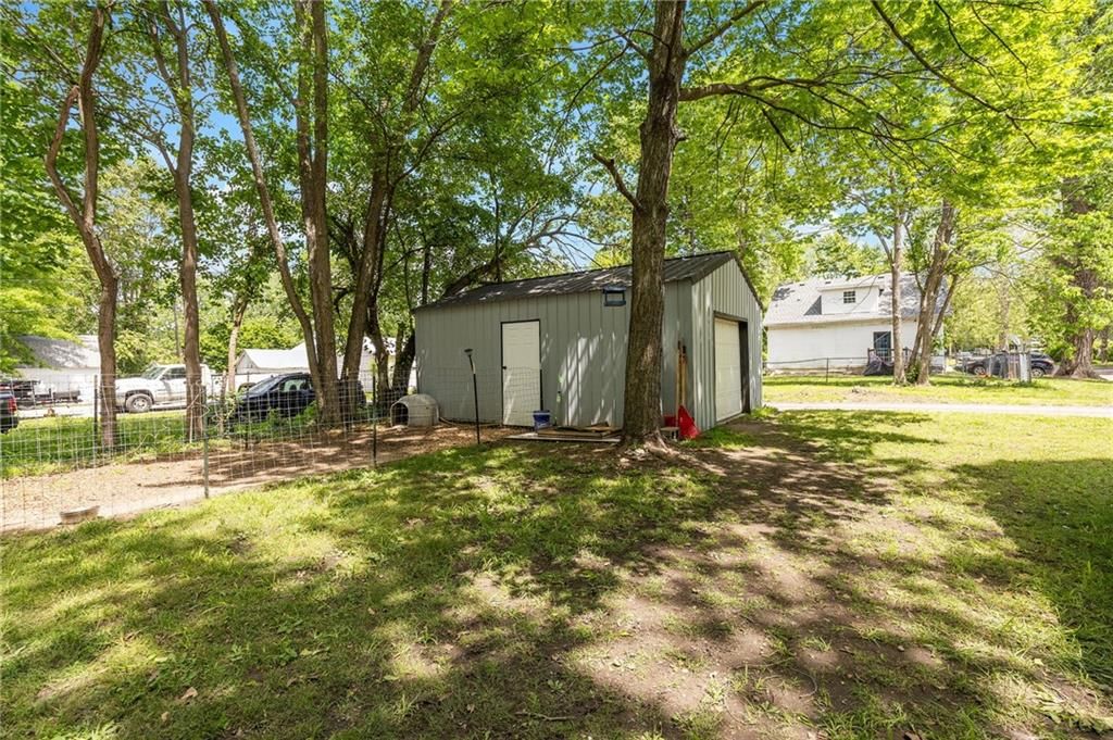 1423 S Moniteau Avenue — photo 33