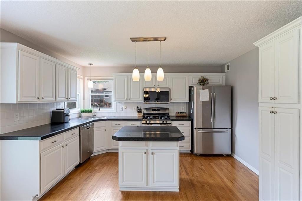 7324 N Manchester Avenue — photo 6