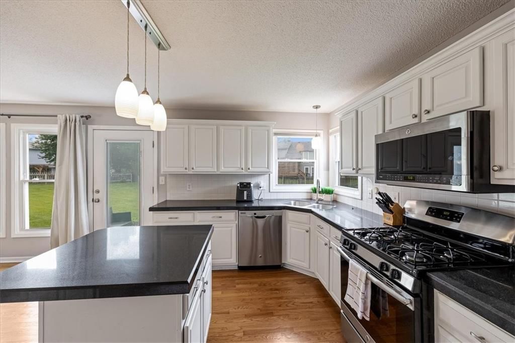 7324 N Manchester Avenue — photo 7
