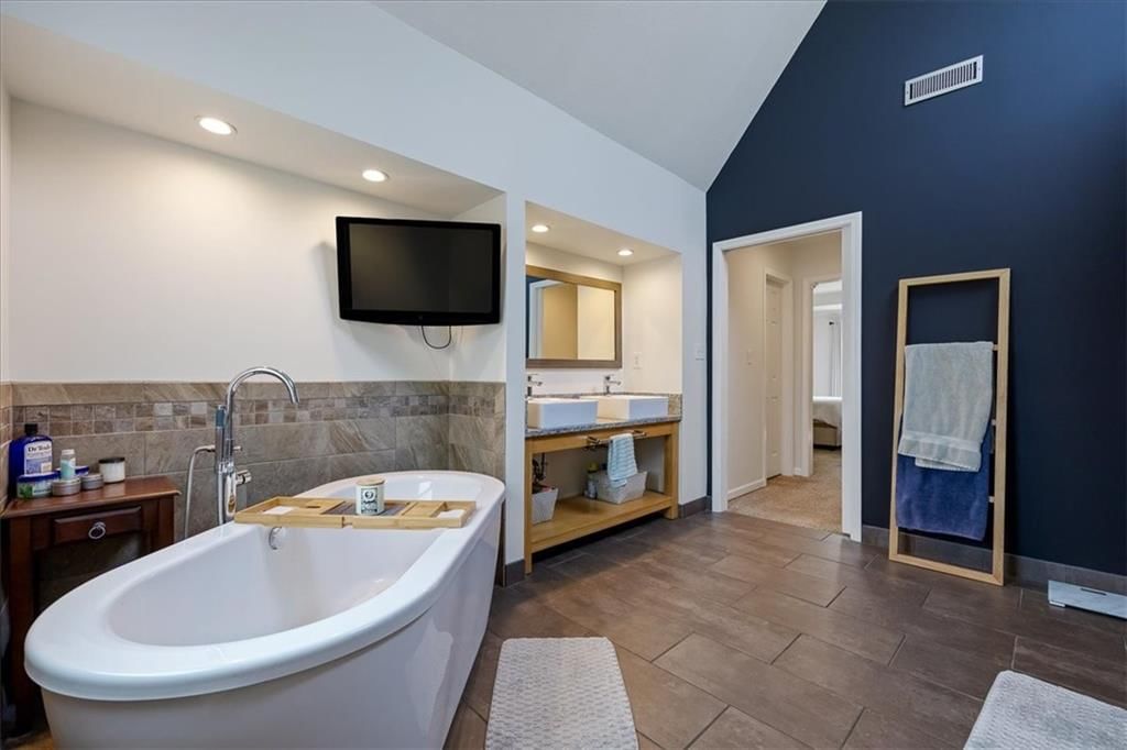 7324 N Manchester Avenue — photo 15