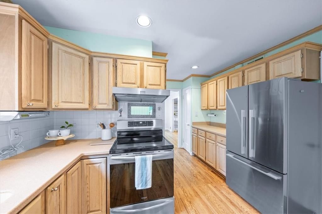 4923 Booth Street — photo 15