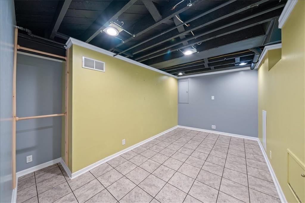 4923 Booth Street — photo 23