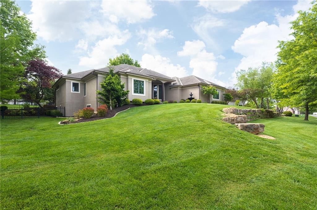 319 NW Rockwood Court — photo 10