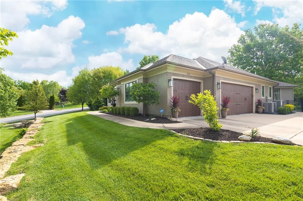319 NW Rockwood Court — photo 14