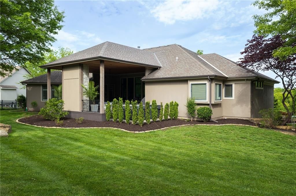 319 NW Rockwood Court — photo 18