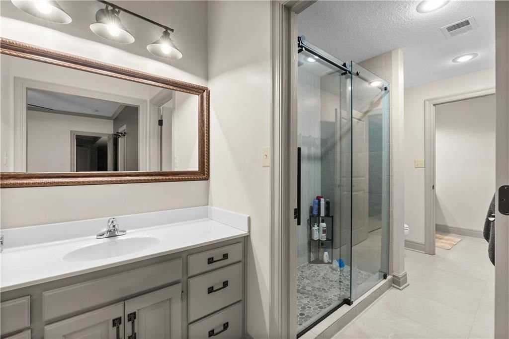 319 NW Rockwood Court — photo 36