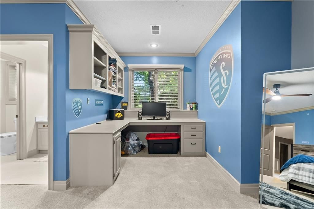 319 NW Rockwood Court — photo 38