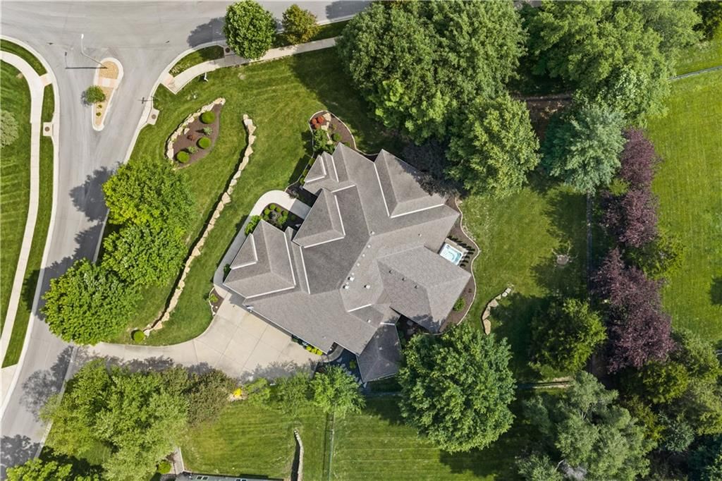 319 NW Rockwood Court — photo 51