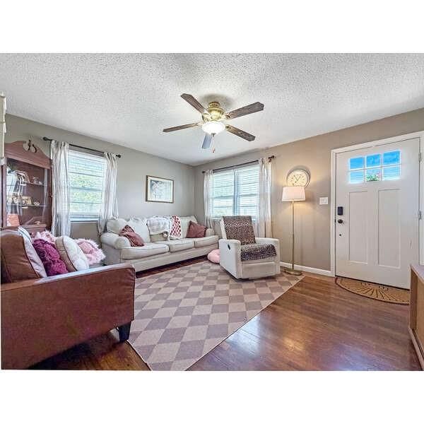 2311 Washington Street — photo 3