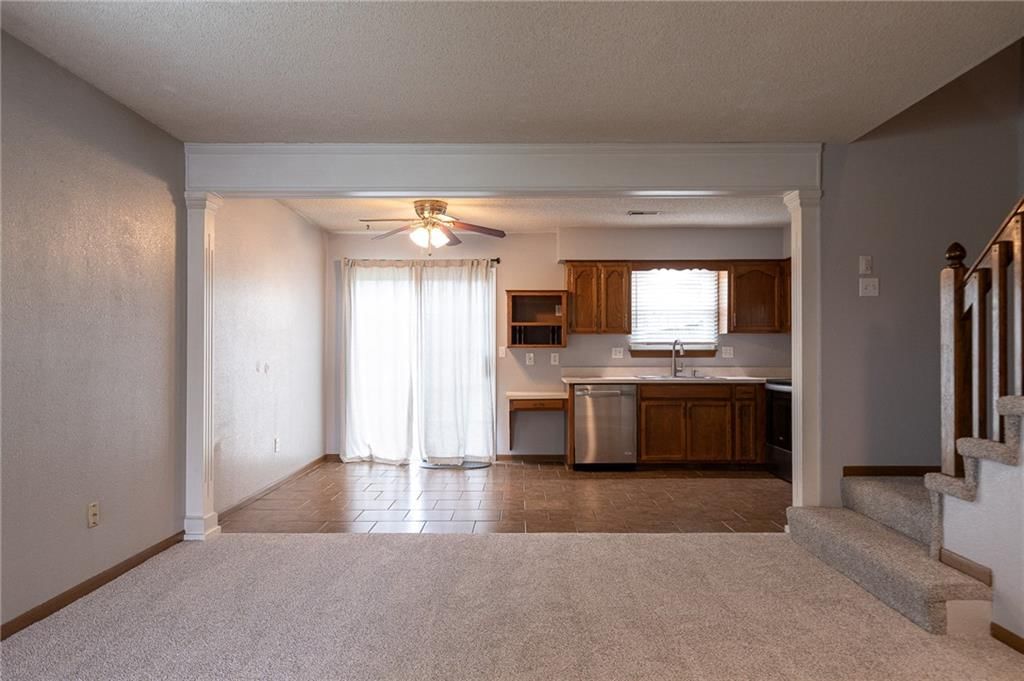 527 NE 6th #A Street — photo 2