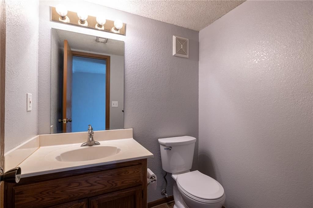 527 NE 6th #A Street — photo 10